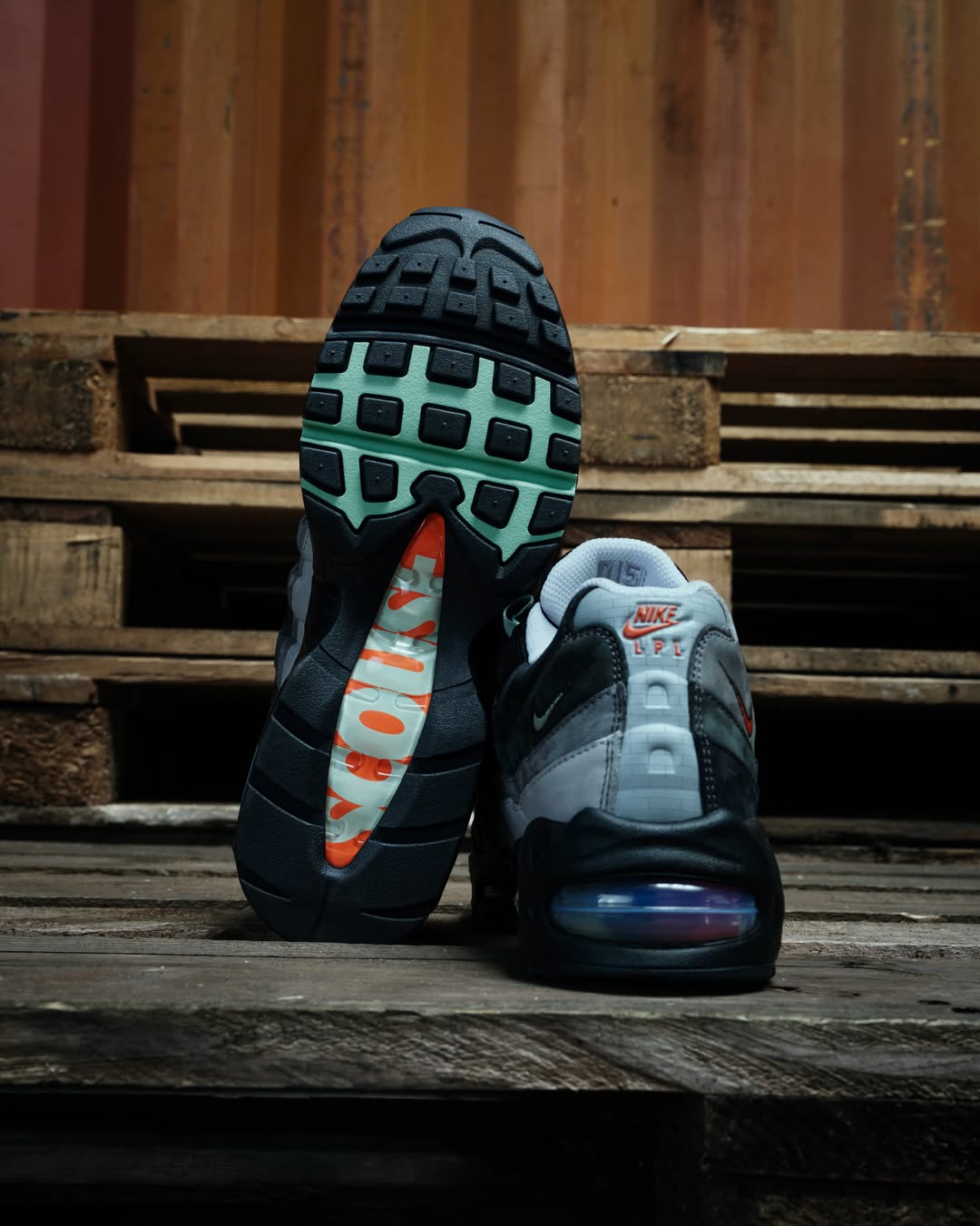 NIKE AIR MAX 95 BIG BUBBLE “Liverpool” が発売予定