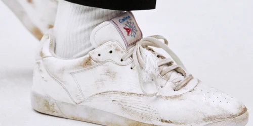 CELINE × Reebok の初コラボスニーカーが登場