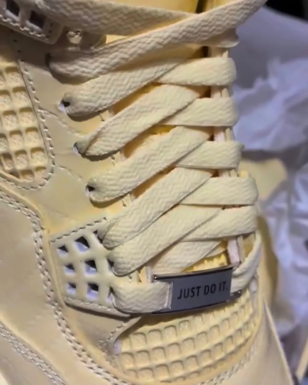 J Balvin × NIKE AIR JORDAN 4 RETRO OG SP “Lemonade” が発売予定