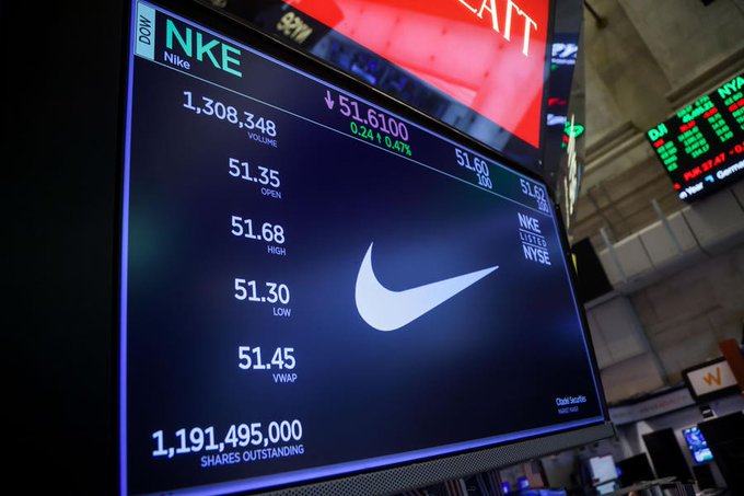 Nike が S&P 100 の構成銘柄から除外