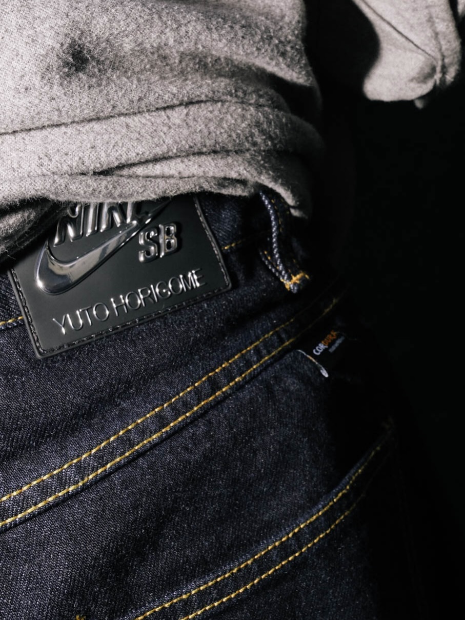 堀米 雄斗 × Nike SB『Crest Denim Pants “Obsidian”』が海外オンラインにて発売開始