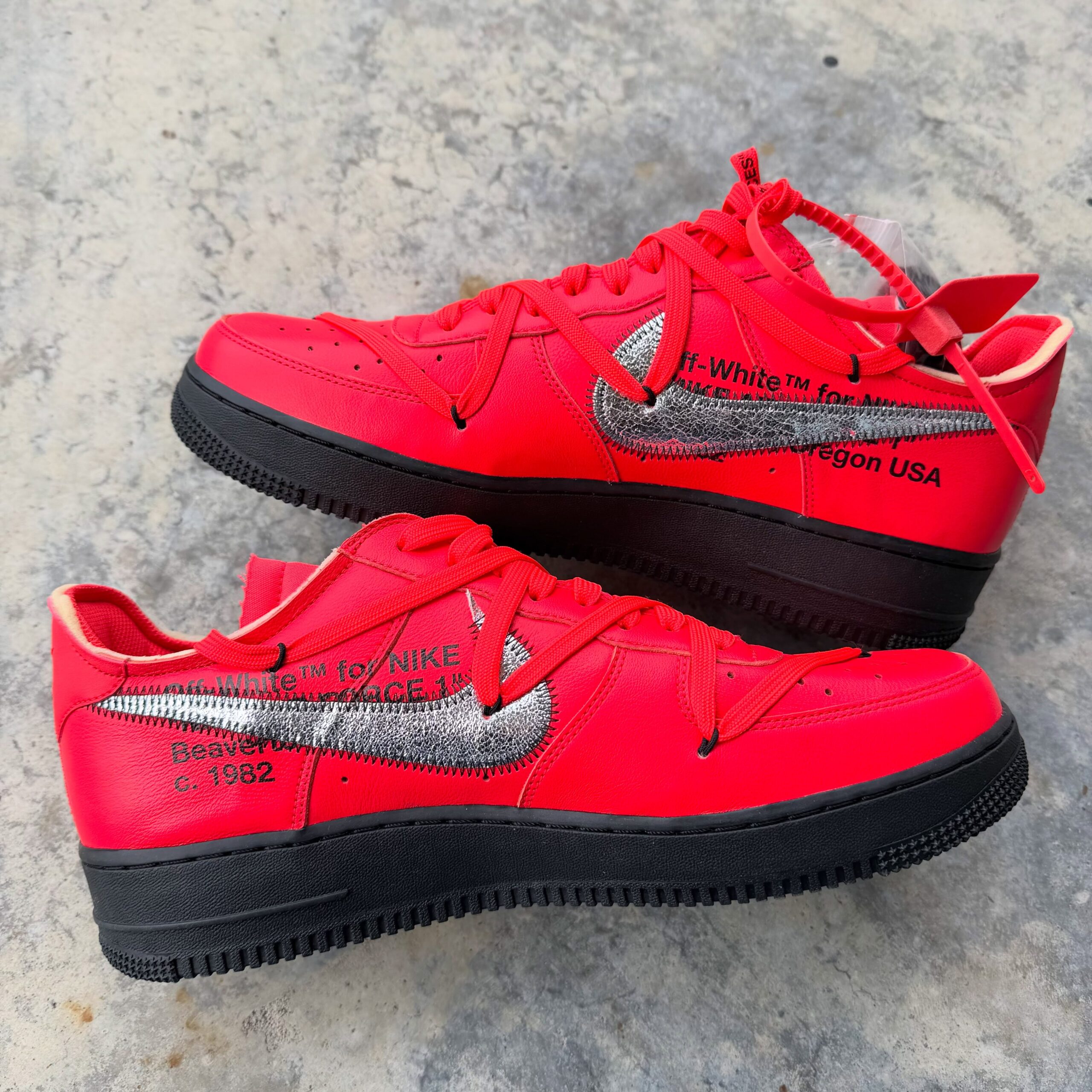 Off-White™ × NIKE AIR FORCE 1 LOW “Overlace” が公開
