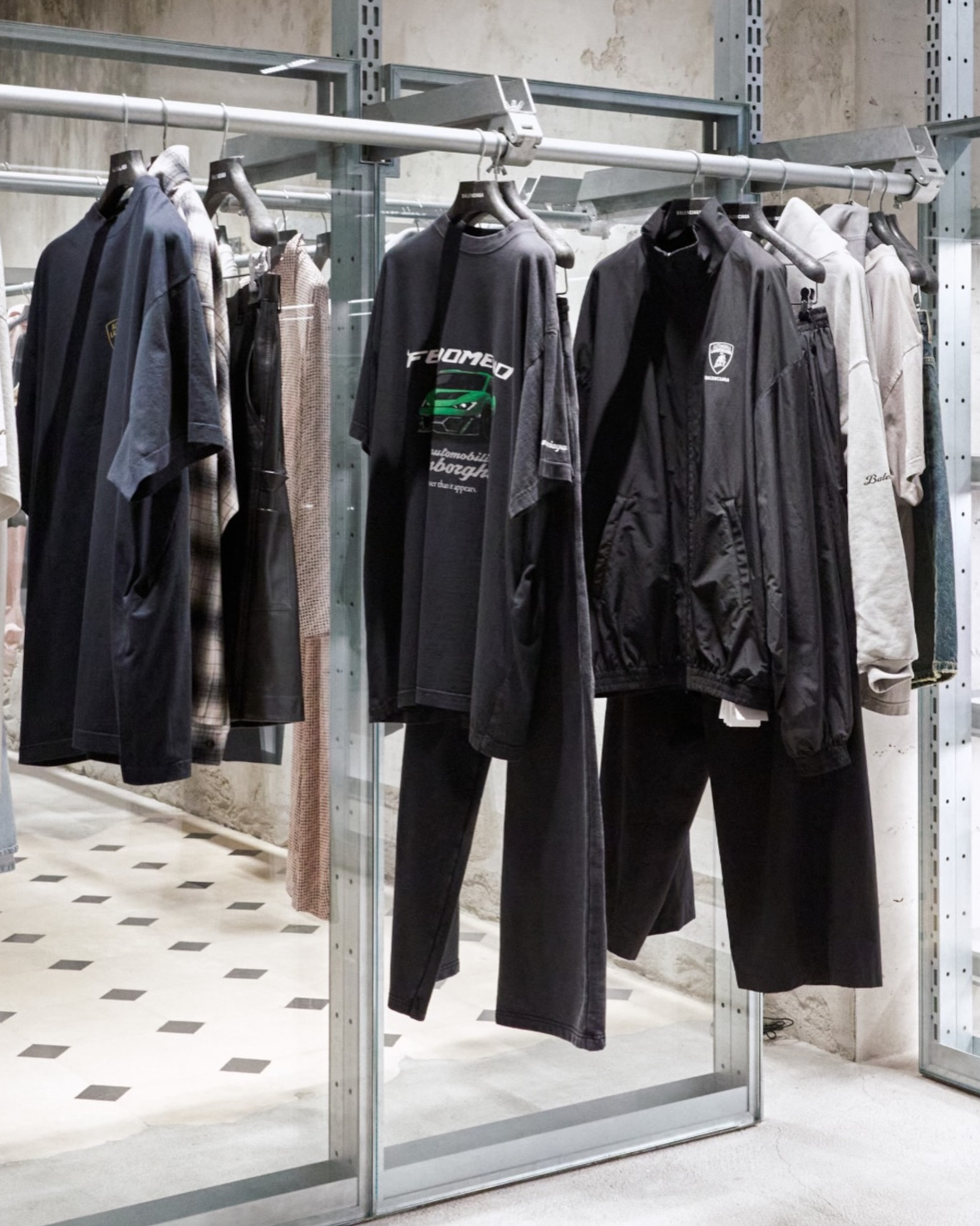Balenciaga × Automobili Lamborghini 26FW コレクションが発売