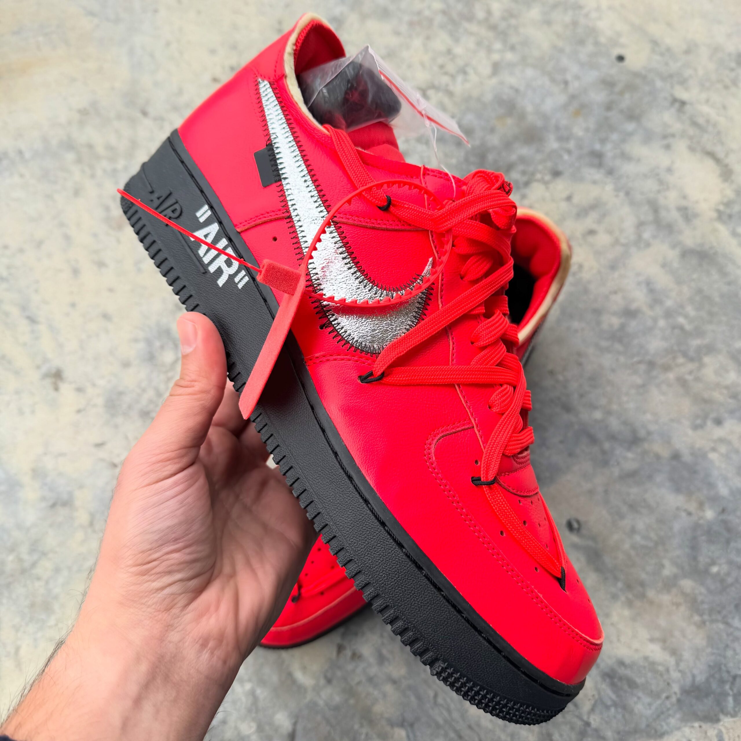 Off-White™ × NIKE AIR FORCE 1 LOW “Overlace” が公開