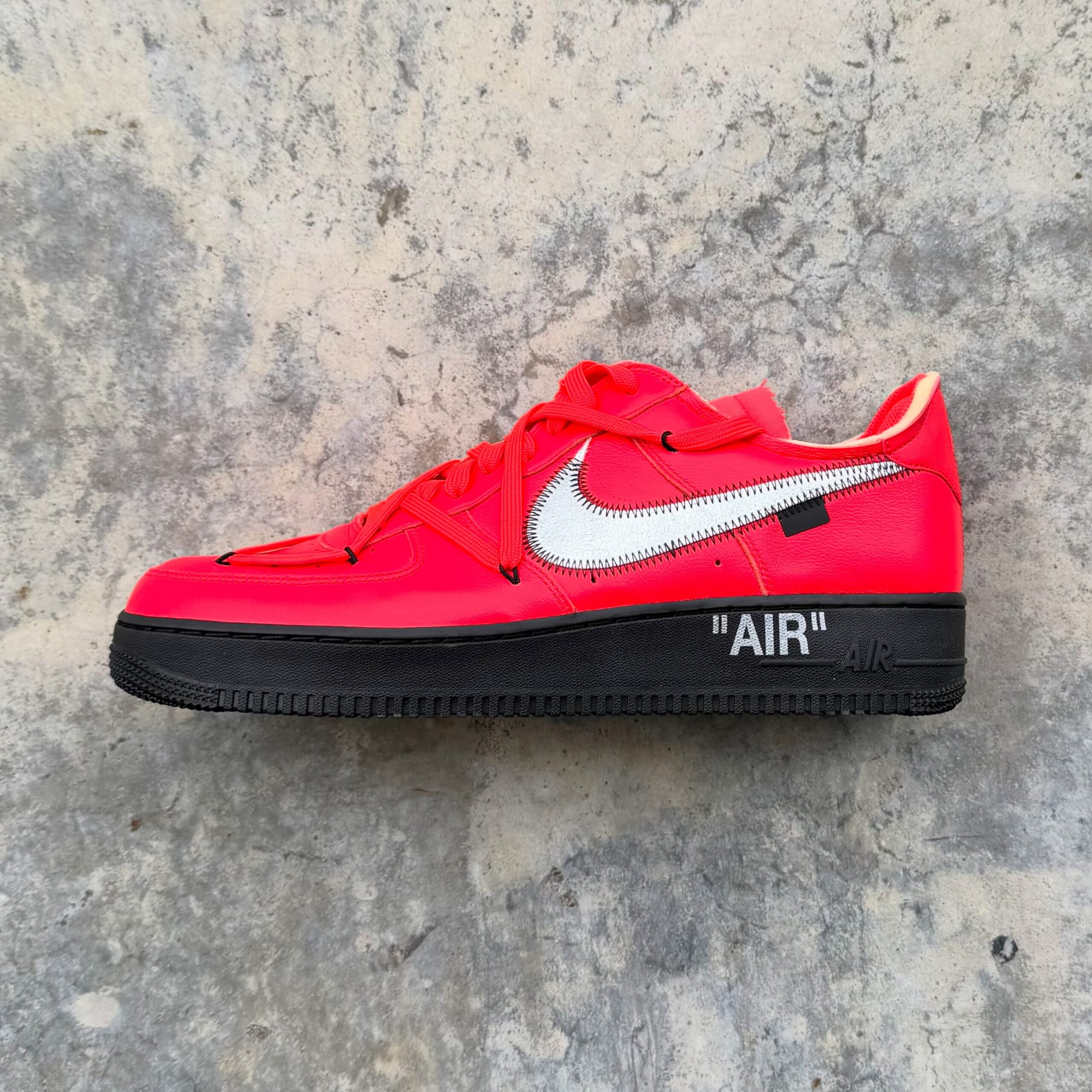 Off-White™ × NIKE AIR FORCE 1 LOW “Overlace” が公開