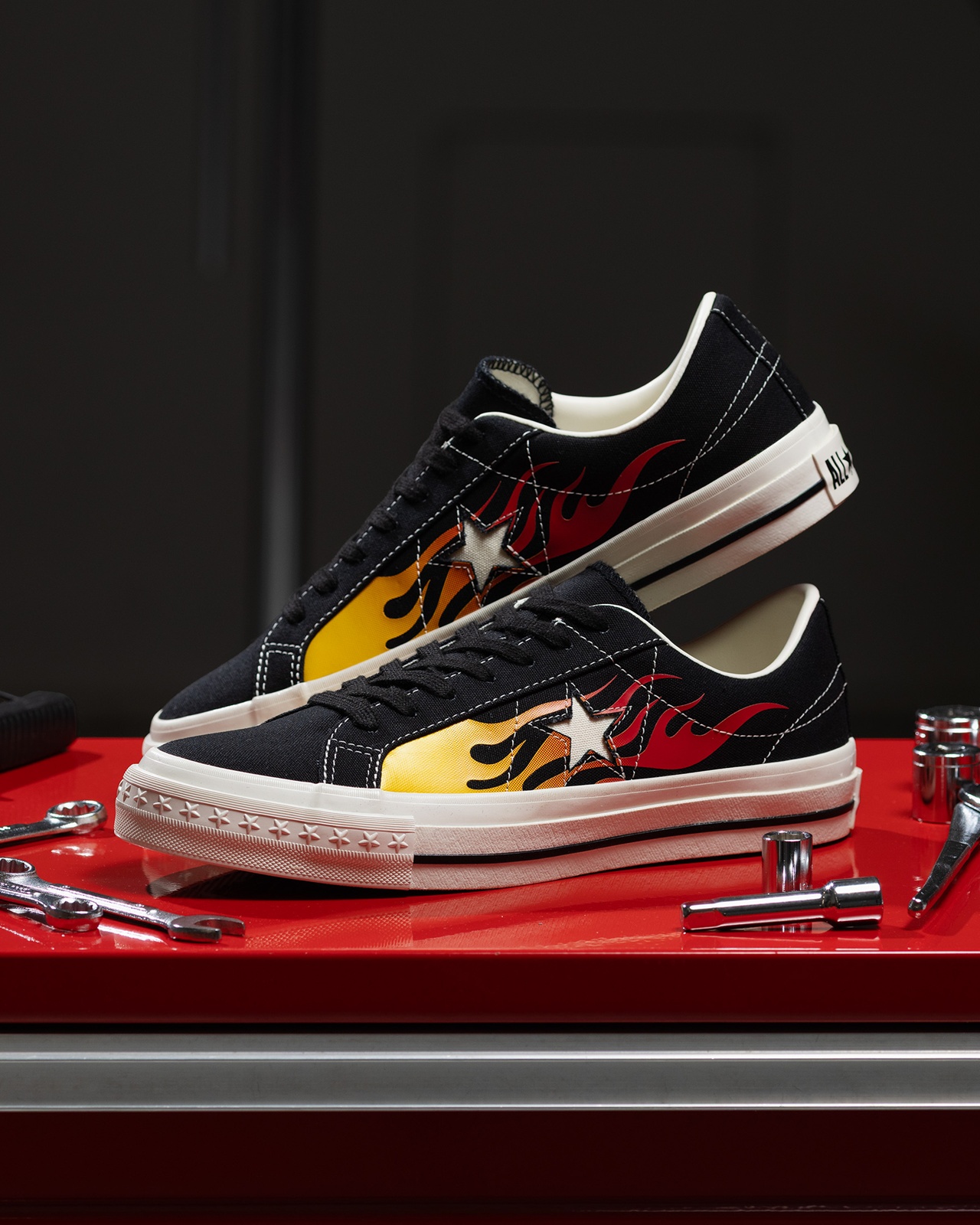 CONVERSE『ONE STAR AGED CANVAS IGNT “Flame”』のオンライン先行予約が開始